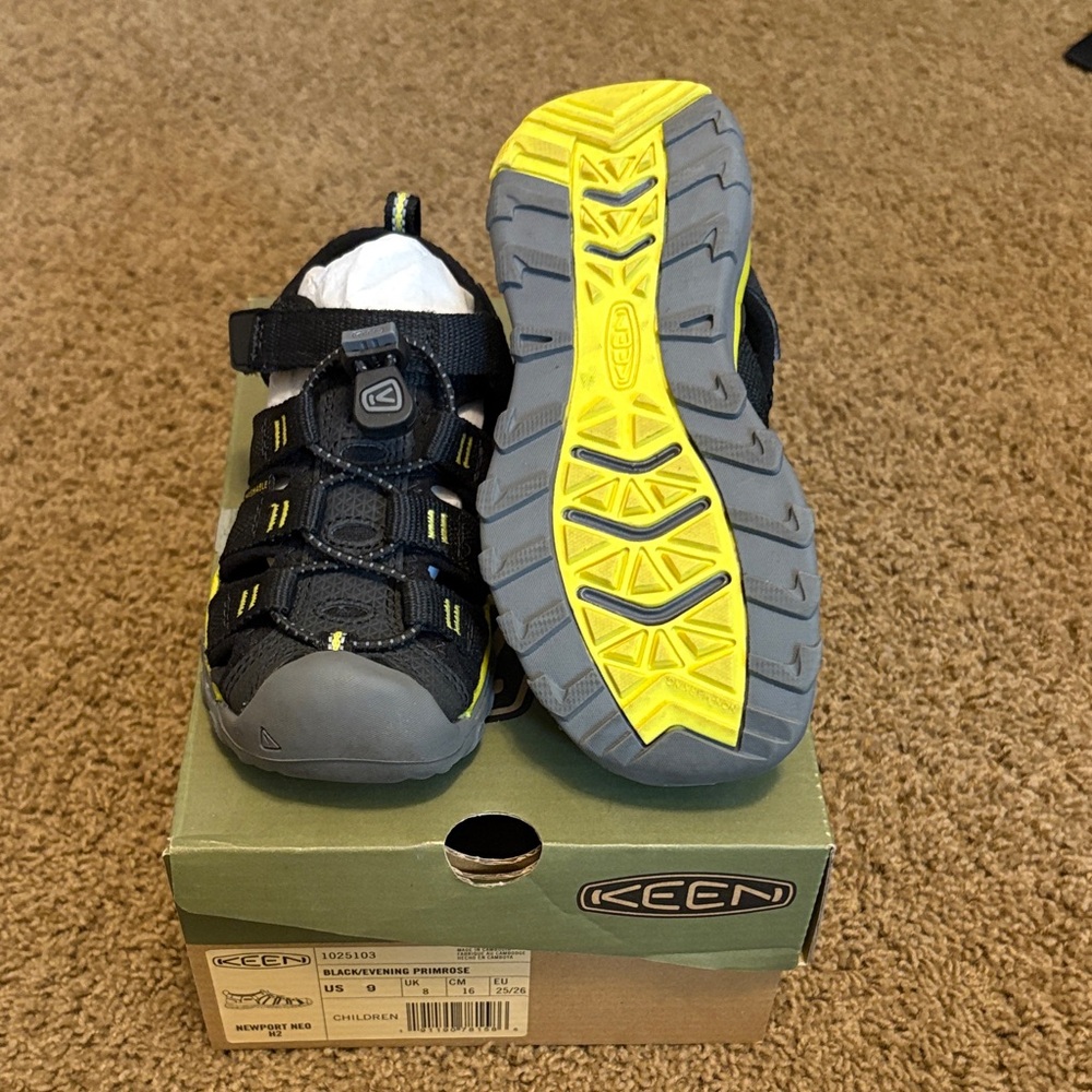 KEEN Kids' Black and Yellow Sneakers